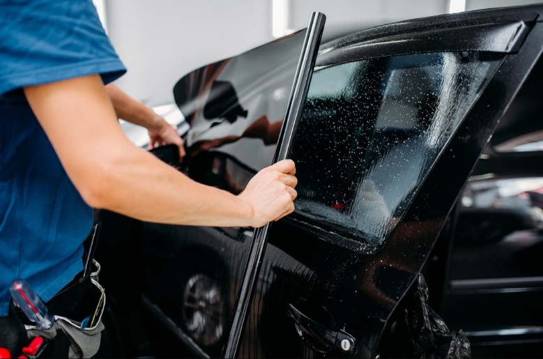 Oscuramento vetri auto - Vetreria Italiana Vetreria Italiana - Oscuramento vetri auto